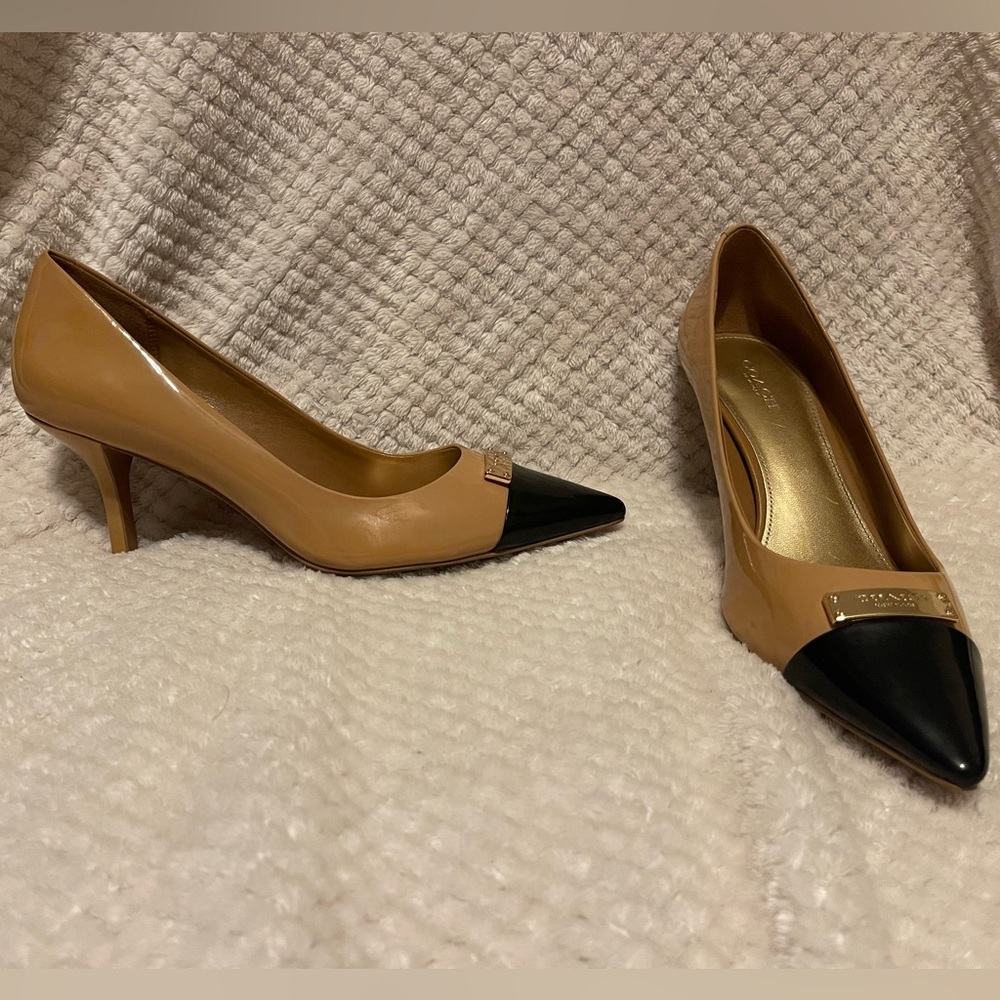 Coach Shoe Size 9 Tan & black Leather Kitten Heel Pointed Toe Shoes